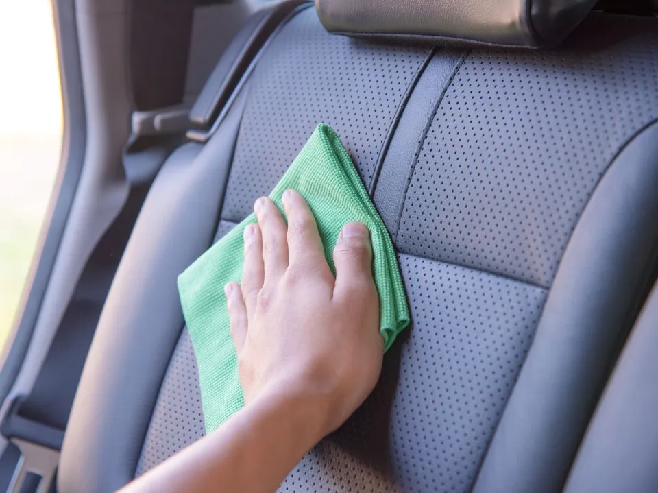 How to Clean Car Seats - How to Clean Cloth or Leather Car Seats