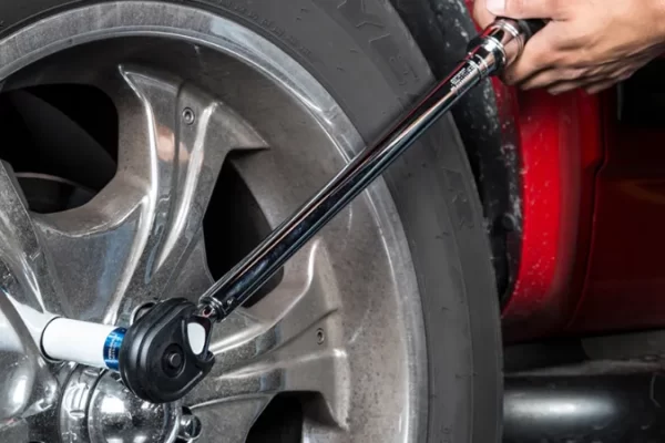 How to Use Torque Wrench Properly？Follow the Step-by-step Guide