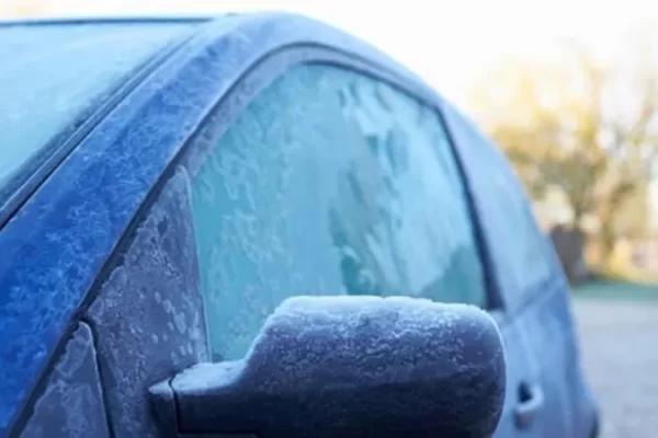 How to Defrost Car Windows? the Do's & Don'ts of Car Defrosting