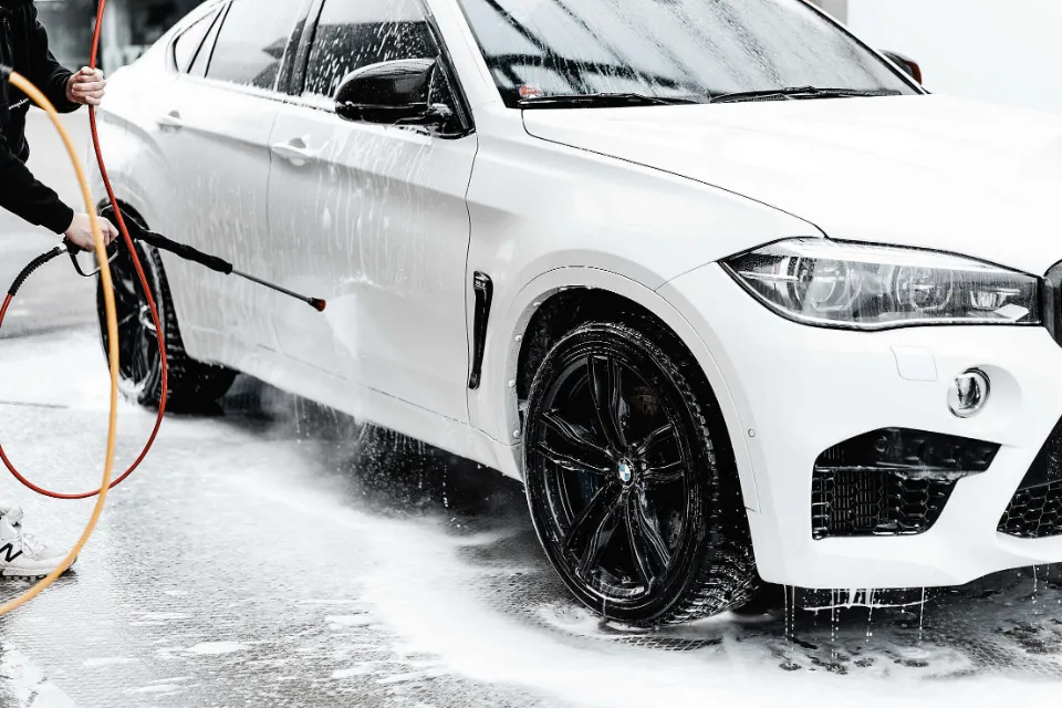 How To Keep A White Car Clean? Steps And Tips